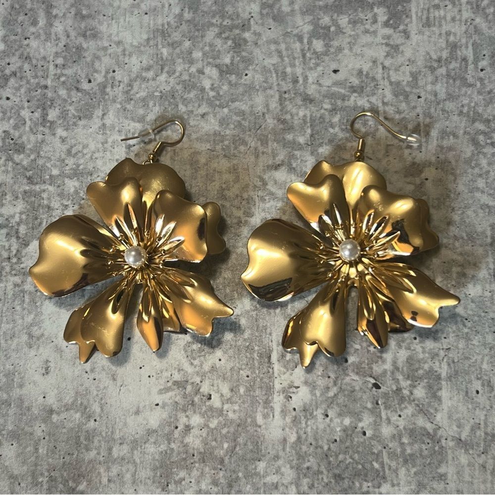 Gold tone large floral earrings bohemian NWT